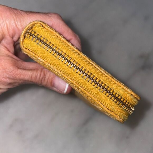 Michael Wallet Kors Yellow Signature Logo Saffiano Leather Full Zip Continental - Picture 9 of 16